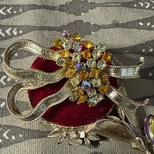 Rare Vintage Signed Coro Ribbon Brooch ok gold tone and orange rhinestones
